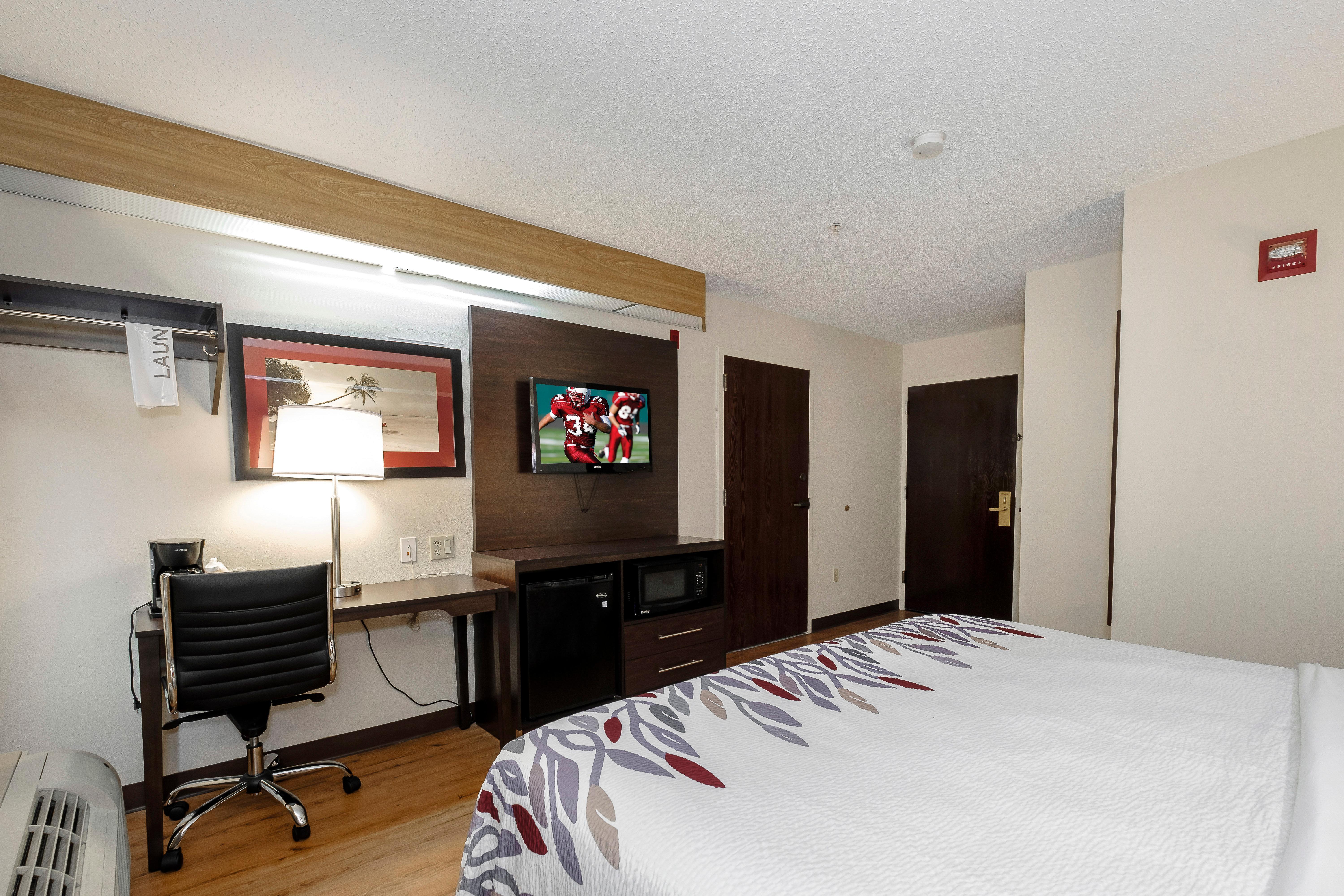 Red Roof Inn Pensacola Fairgrounds Экстерьер фото