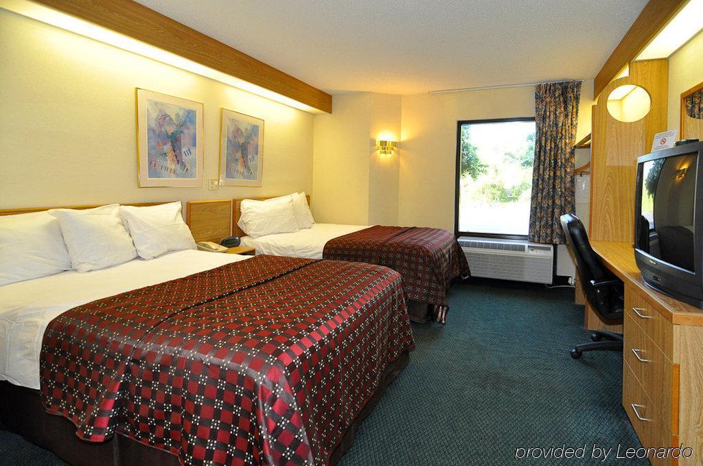 Red Roof Inn Pensacola Fairgrounds Номер фото