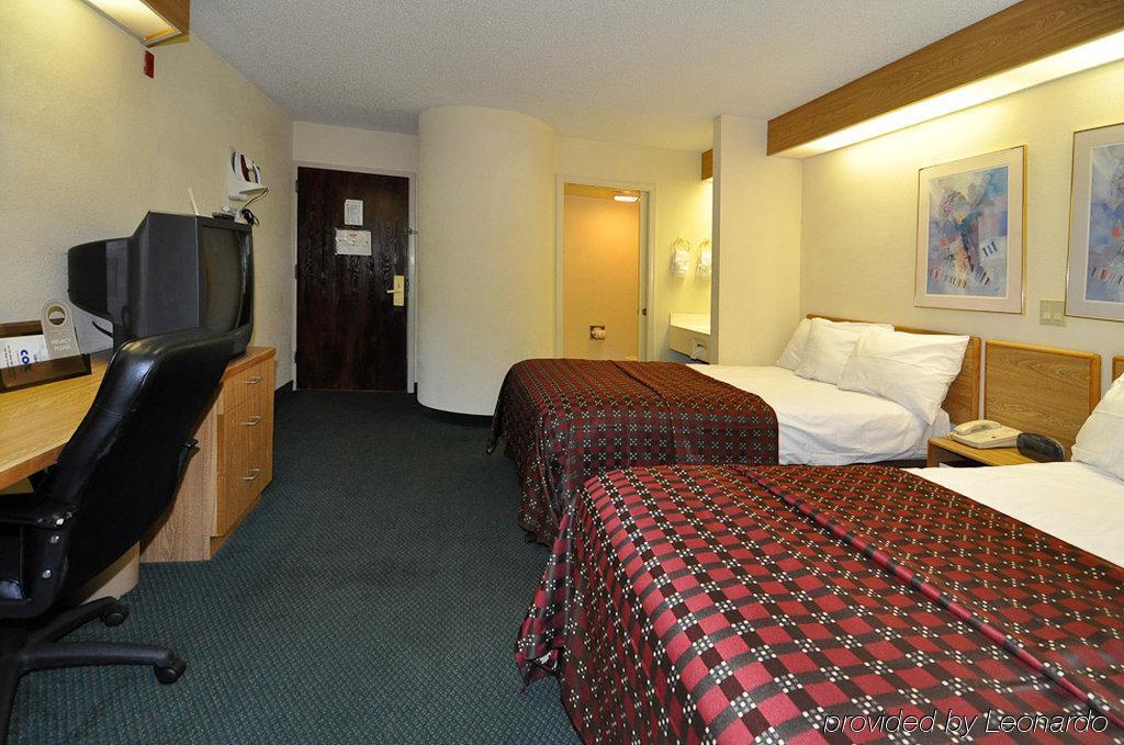 Red Roof Inn Pensacola Fairgrounds Экстерьер фото